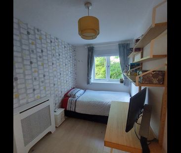 2 Bed Flat, Brunswick Quay, SE16 - Photo 3