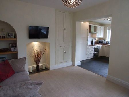 3 bedroom semi-detached house to rent - Photo 2