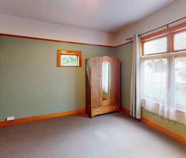 City Centre - 3 Bedrooms - Photo 4