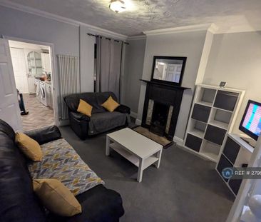 1 bedroom in a house share to rent - Photo 4