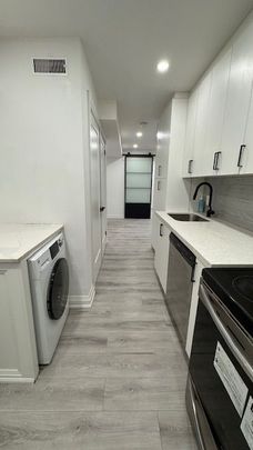 For Lease - 388 woodbine Avenue Unit# Lower, Toronto, Ontario - Photo 1