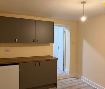 Room in a Shared House, Wetherby Road, LS17 - Photo 6