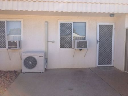 TWO BEDROOM UNIT - PRIME LOCATION! - Photo 5