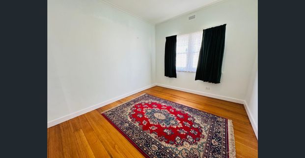 Perfect family 3 bedroom home in convenient location - Photo 1