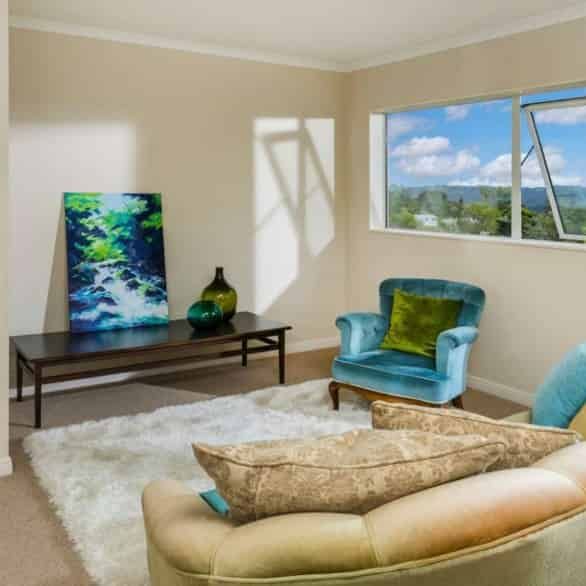 Charming 3-Bedroom Family Home in Sought-After Greenhithe Location - Photo 1