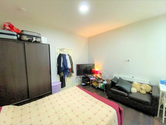 Studio to rent - Photo 1