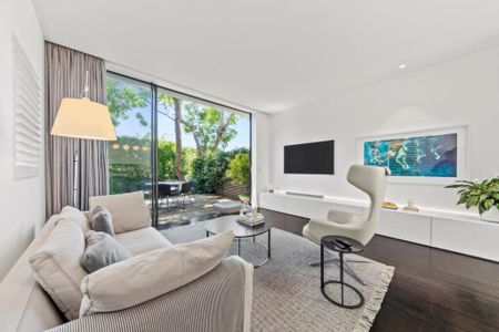 Architecturally Designed Coastal Residence – Moments from Bronte & Clovelly Beaches - Photo 5