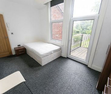 Flat 4, 27 Richmond Road, Headingley, Leeds - Photo 6