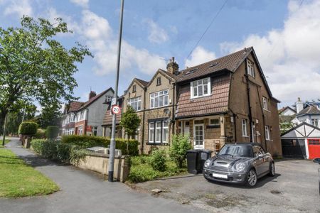 1 bedroom in a house share to rent - Photo 3