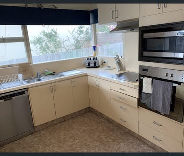 Waterfront Howrah House for Lease: 4BR, Deck, A/C, Alarm System $69... - Photo 6