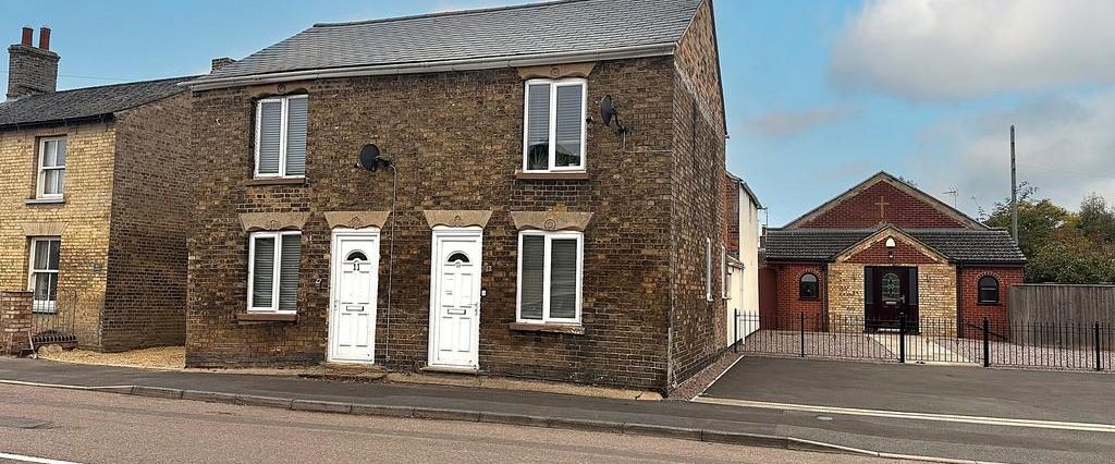 3 bedroom semi-detached house to rent - Photo 1