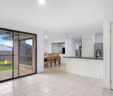 6 Sutherland Crescent, Goodna, Qld 4300 - Photo 6