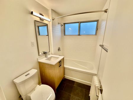 For Lease - 8 Wingreen Court Unit# 4, Toronto, Ontario - Photo 5