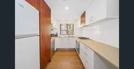 SPACIOUS 2 BEDROOM APARTMENT! - Photo 4