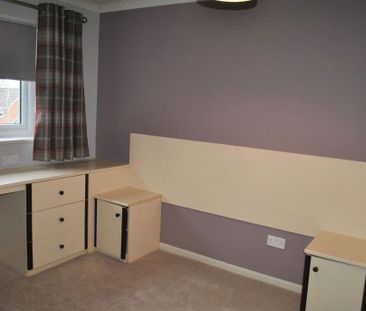 3 bedroom semi-detached house to rent - Photo 3