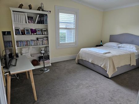 Willoughby - Photo 2
