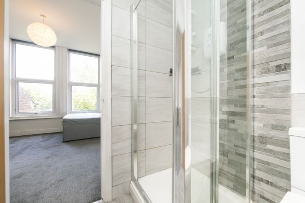 Flat 5, 27 Richmond Road, Headingley, Leeds - Photo 1