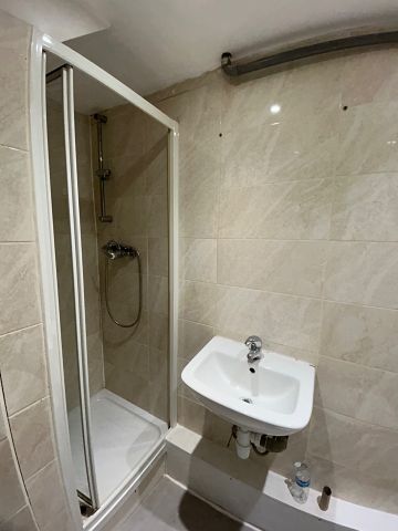 Studio Flat, Warren Road, E10 - Photo 5