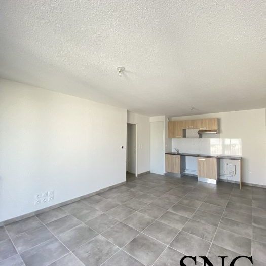 T3 AVEC BALCON ET PARKING - Photo 1