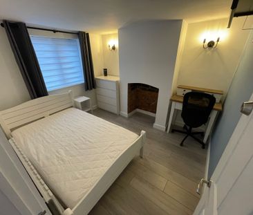3 bedroom house - Photo 2