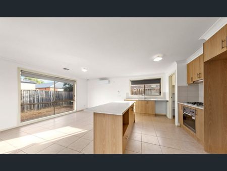 Take Advantage of This Tarneit Beauty&excl; - Photo 5
