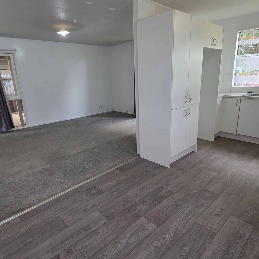 Large 3 bed family home garage and 3 parks - Photo 1