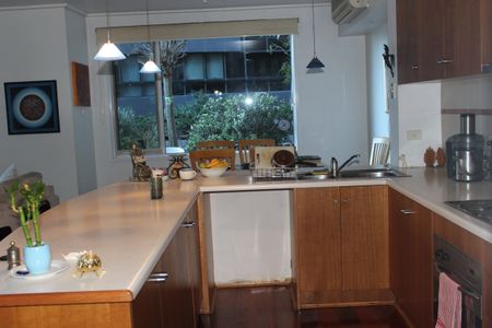 St Kilda Road - Photo 4