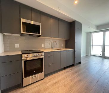 For Lease - 4130 Parkside Village Drive Unit# 1803, Mississauga, On... - Photo 2