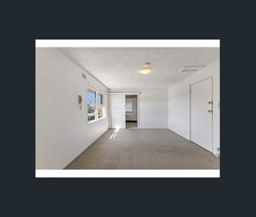 Spacious Studio in the Heart of Newtown - Photo 2