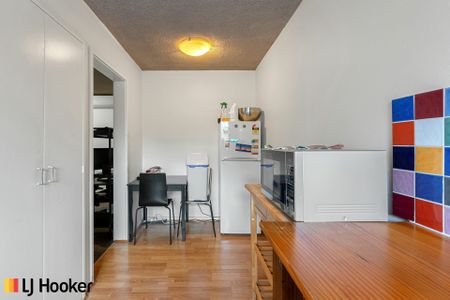Charming One Bedroom Unit - Photo 2