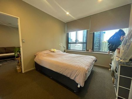 Huge 2brm apartment with Carpark - Photo 5