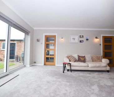 3 bedroom detached bungalow to rent - Photo 1