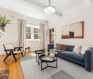 Spacious Art Deco Apartment In Prime St Kilda with Parking - Photo 6