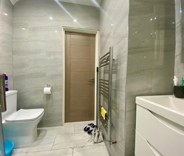 5 Bed Semi-Detached House, Fairmead Road, CR0 - Photo 5