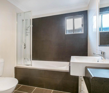 39 Shepherd Street, Wynnum, QLD 4178 - Photo 5