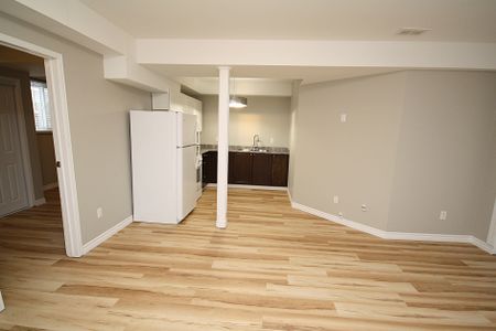 For Lease - 36 Porritt Street Unit# B, Barrie, Ontario - Photo 4