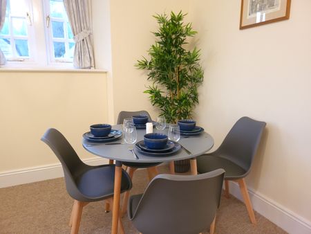 1 Bedroom Home – Medium Let - Photo 2
