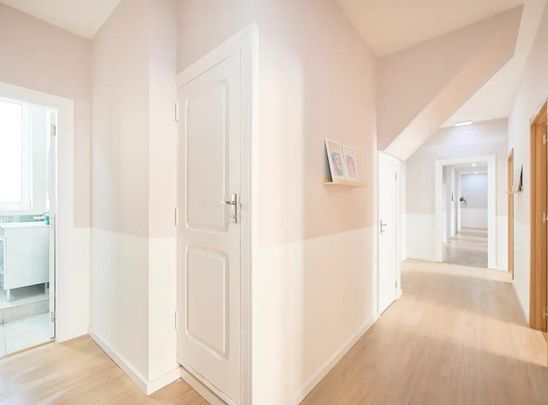 Largo Vitorino Damásio, Lisbon, Lisbon 1200-872 - Photo 1