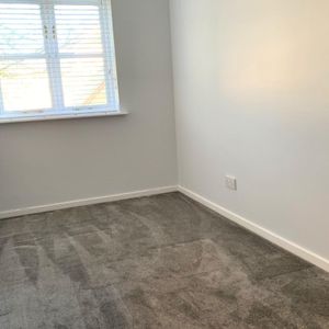 Anglian Close, WATFORD - Photo 2