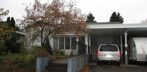 Clean, Spacious Suite in Spruceland - Photo 2