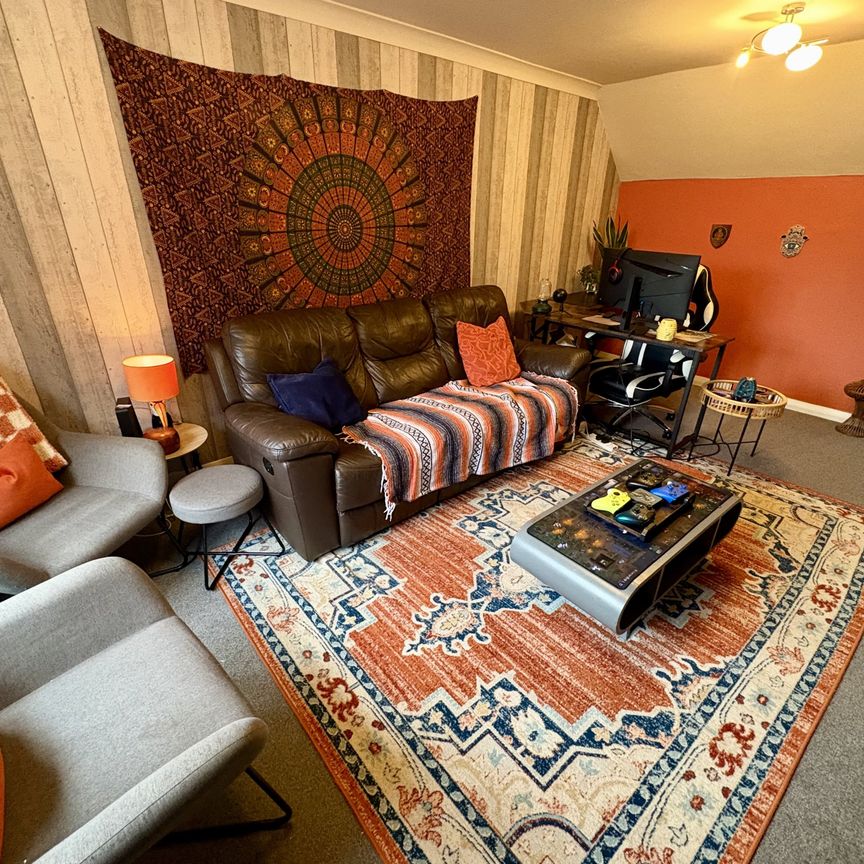 Heronfield Close, Redditch - Photo 1