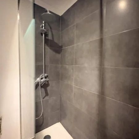 Location Appartement 2 pièces 38m² MARSEILLE 6ème - Photo 4