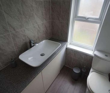 Vicarage Road, Strood, ME2 - Photo 2