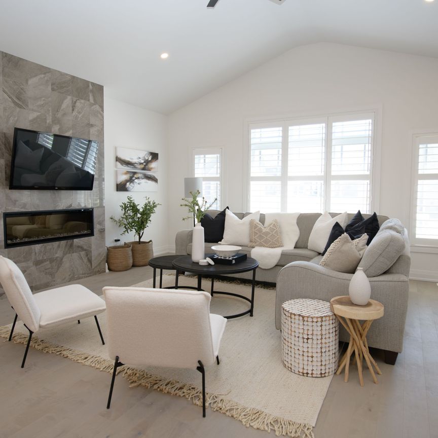 For Lease - 107 Plewes Drive, Collingwood, Ontario - Photo 1