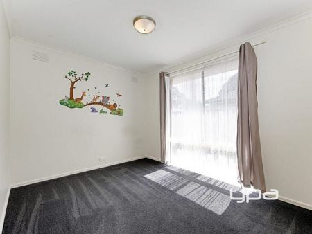 Perfect Family Home - Photo 4