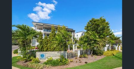 STUNNING 2 BEDROOM UNIT IN CENTRAL LOCATION! - Photo 2