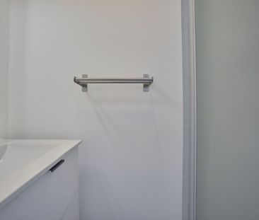 BARBATRE Roommate 5 Bedrooms at Reims - Photo 2