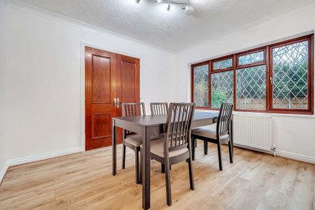 4 bedroom detached house to rent - Photo 3