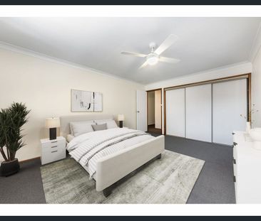 2 Bedroom Townhouse in Convenient Dundas Location - Photo 2