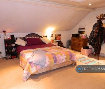 4 bedroom end of terrace house to rent - Photo 4